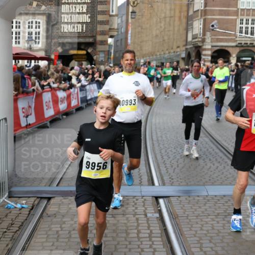 05.10.2025 - 20. swb-Marathon Bremen Yannick Fuchs http://msf.ph/oto/9249901 05.10.2025 10:53:24 Ziel 9449, 9539, 9834, 9956, 10242, 10317, 10349, 10460, 10466, 10806, 10958, 10993, 11175, 11377, 11510, 11512 meine-sportfotos.de