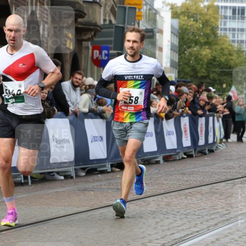 05.10.2025 - 20. swb-Marathon Bremen Strokosch-Dieckow http://msf.ph/oto/9249913 05.10.2025 12:47:54 Ziel 258, 5640, 8550 meine-sportfotos.de