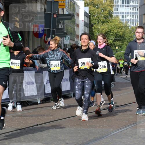 05.10.2025 - 20. swb-Marathon Bremen Strokosch-Dieckow http://msf.ph/oto/9249923 05.10.2025 11:00:29 Ziel 7178, 7215, 9173, 9177, 9271, 9531, 10063, 10067, 10071, 10079, 10217, 10504, 10794, 10930, 11003, 11071, 11255, 11511, 11534, 11595, 11610, 11619 meine-sportfotos.de