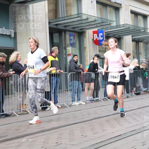 05.10.2025 - 20. swb-Marathon Bremen Strokosch-Dieckow http://msf.ph/oto/9249954 05.10.2025 10:53:38 Ziel 9313, 9456, 9494, 9520, 9548, 9701, 9807, 9835, 10019, 10046, 10075, 10163, 10416, 10484, 10616, 10631, 10662, 10696, 10785, 10966, 11141, 11151, 11152, 11303, 11339, 11347, 11383, 11432, 11445, 11533, 11593, 9313, 9456, 9494, 9520, 9548, 9701, 9807, 9835, 10019, 10046, 10075, 10163, 10416, 10484, 10616, 10631, 10662, 10696, 10785, 10966, 11141, 11151, 11152, 11303, 11339, 11347, 11383, 11432, 11445, 11533, 11593 meine-sportfotos.de