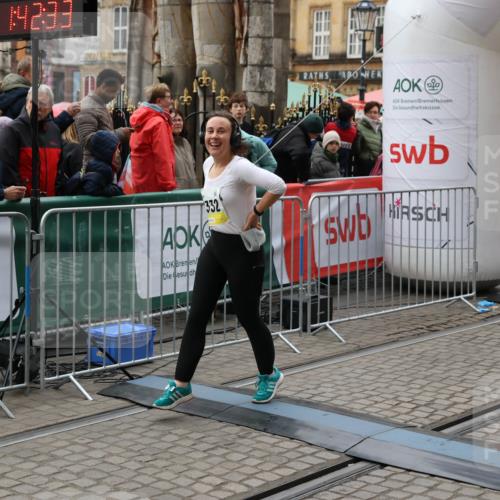 05.10.2025 - 20. swb-Marathon Bremen Yannick Fuchs http://msf.ph/oto/9249991 05.10.2025 11:13:23 Ziel 9891, 11332 meine-sportfotos.de