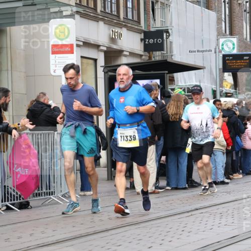 05.10.2025 - 20. swb-Marathon Bremen Strokosch-Dieckow http://msf.ph/oto/9249992 05.10.2025 10:53:41 Ziel 9313, 9402, 9456, 9520, 9548, 9701, 9807, 9835, 9900, 9935, 10019, 10046, 10075, 10163, 10484, 10616, 10631, 10662, 10696, 10785, 11151, 11152, 11203, 11303, 11339, 11347, 11383, 11432, 11445, 11533, 11593, 9313, 9402, 9456, 9520, 9548, 9701, 9807, 9835, 9900, 9935, 10019, 10046, 10075, 10163, 10484, 10616, 10631, 10662, 10696, 10785, 11151, 11152, 11203, 11303, 11339, 11347, 11383, 11432, 11445, 11533, 11593 meine-sportfotos.de