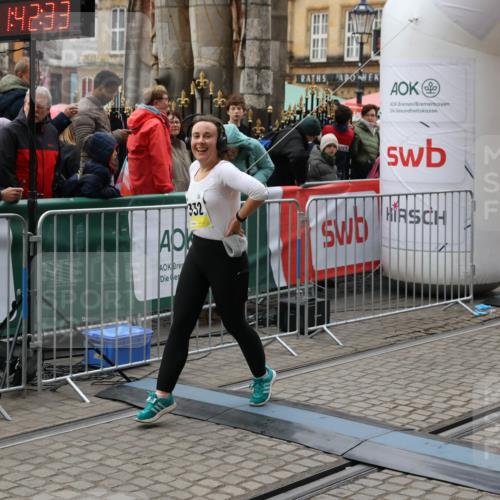 05.10.2025 - 20. swb-Marathon Bremen Yannick Fuchs http://msf.ph/oto/9249999 05.10.2025 11:13:23 Ziel 9891, 11332 meine-sportfotos.de