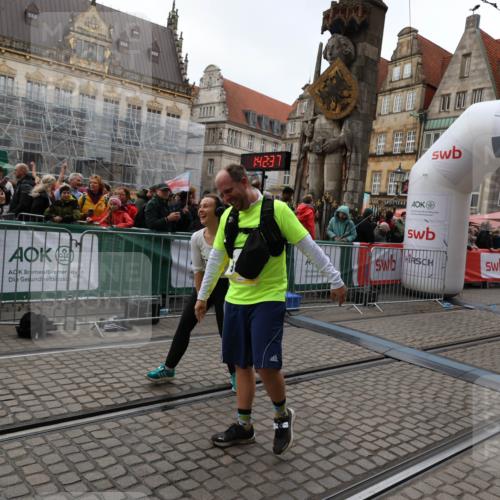 05.10.2025 - 20. swb-Marathon Bremen Yannick Fuchs http://msf.ph/oto/9250022 05.10.2025 11:13:26 Ziel 9891, 11332 meine-sportfotos.de