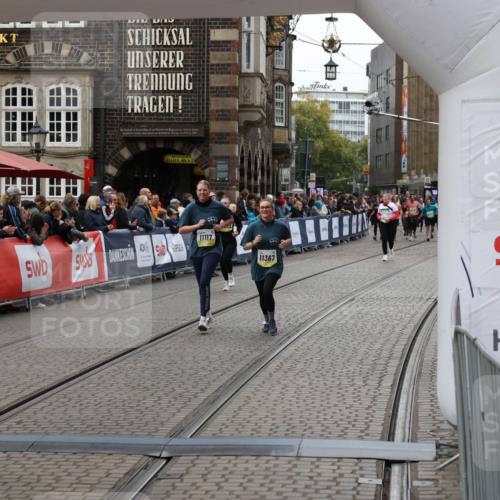 05.10.2025 - 20. swb-Marathon Bremen Yannick Fuchs http://msf.ph/oto/9250072 05.10.2025 11:13:33 Ziel 11117, 11367 meine-sportfotos.de