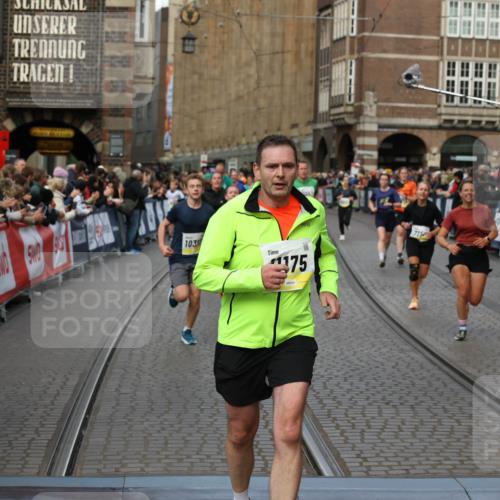 05.10.2025 - 20. swb-Marathon Bremen Yannick Fuchs http://msf.ph/oto/9250073 05.10.2025 10:53:26 Ziel 7251, 9263, 9539, 9834, 9956, 10317, 10460, 10806, 10958, 10993, 11174, 11175, 11377, 11510, 11512 meine-sportfotos.de