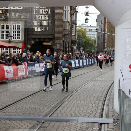 05.10.2025 - 20. swb-Marathon Bremen Yannick Fuchs http://msf.ph/oto/9250078 05.10.2025 11:13:33 Ziel 11117, 11367 meine-sportfotos.de