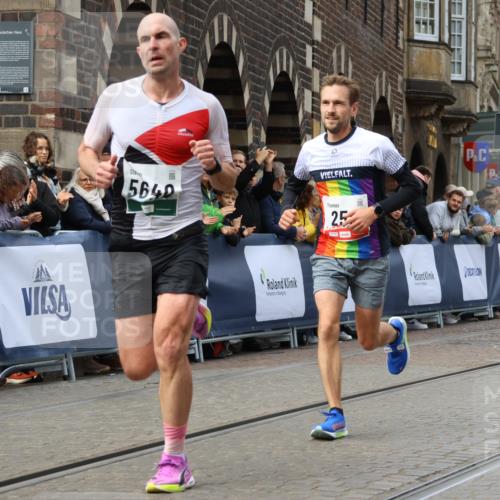 05.10.2025 - 20. swb-Marathon Bremen Strokosch-Dieckow http://msf.ph/oto/9250098 05.10.2025 12:47:55 Ziel 258, 5640, 8550 meine-sportfotos.de