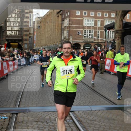 05.10.2025 - 20. swb-Marathon Bremen Yannick Fuchs http://msf.ph/oto/9250111 05.10.2025 10:53:27 Ziel 7193, 7251, 9263, 9539, 9717, 9956, 10057, 10317, 10806, 10958, 10993, 11174, 11175, 11377, 11510, 11512 meine-sportfotos.de