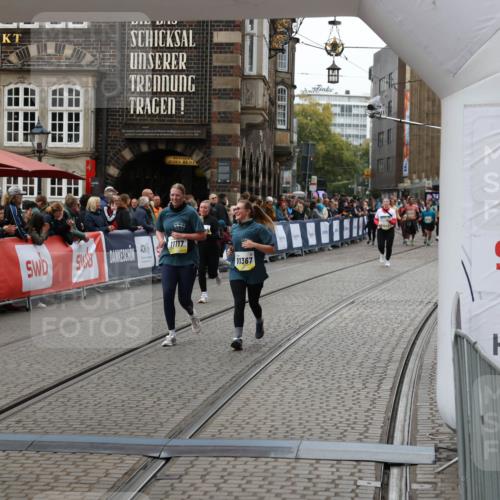 05.10.2025 - 20. swb-Marathon Bremen Yannick Fuchs http://msf.ph/oto/9250130 05.10.2025 11:13:34 Ziel 10273, 11117, 11367 meine-sportfotos.de