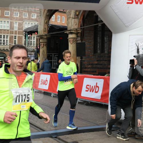 05.10.2025 - 20. swb-Marathon Bremen Yannick Fuchs http://msf.ph/oto/9250136 05.10.2025 10:53:27 Ziel 7193, 7251, 9263, 9539, 9717, 9956, 10057, 10317, 10806, 10958, 10993, 11174, 11175, 11377, 11510, 11512 meine-sportfotos.de