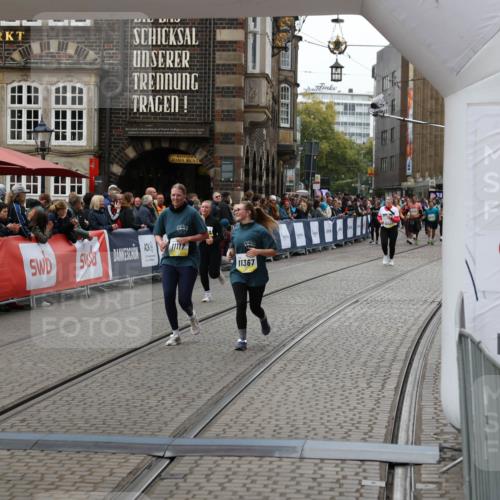 05.10.2025 - 20. swb-Marathon Bremen Yannick Fuchs http://msf.ph/oto/9250140 05.10.2025 11:13:34 Ziel 10273, 11117, 11367 meine-sportfotos.de