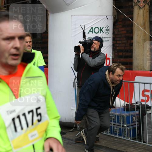 05.10.2025 - 20. swb-Marathon Bremen Yannick Fuchs http://msf.ph/oto/9250161 05.10.2025 10:53:28 Ziel 7193, 7251, 9263, 9539, 9717, 9868, 9956, 10057, 10317, 10806, 10993, 11174, 11175, 11510 meine-sportfotos.de