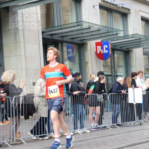 05.10.2025 - 20. swb-Marathon Bremen Strokosch-Dieckow http://msf.ph/oto/9250190 05.10.2025 10:53:48 Ziel 9313, 9402, 9456, 9520, 9548, 9574, 9807, 9835, 9900, 9935, 10019, 10075, 10163, 10234, 10402, 10484, 10533, 10631, 10662, 10785, 10915, 11151, 11152, 11203, 11303, 11339, 11347, 11432, 11449, 11593, 9313, 9402, 9456, 9520, 9548, 9574, 9807, 9835, 9900, 9935, 10019, 10075, 10163, 10234, 10402, 10484, 10533, 10631, 10662, 10785, 10915, 11151, 11152, 11203, 11303, 11339, 11347, 11432, 11449, 11593 meine-sportfotos.de