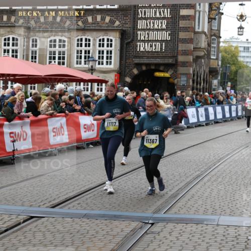 05.10.2025 - 20. swb-Marathon Bremen Yannick Fuchs http://msf.ph/oto/9250192 05.10.2025 11:13:35 Ziel 10273, 11117, 11367 meine-sportfotos.de