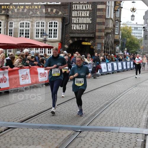 05.10.2025 - 20. swb-Marathon Bremen Yannick Fuchs http://msf.ph/oto/9250206 05.10.2025 11:13:35 Ziel 10273, 11117, 11367 meine-sportfotos.de
