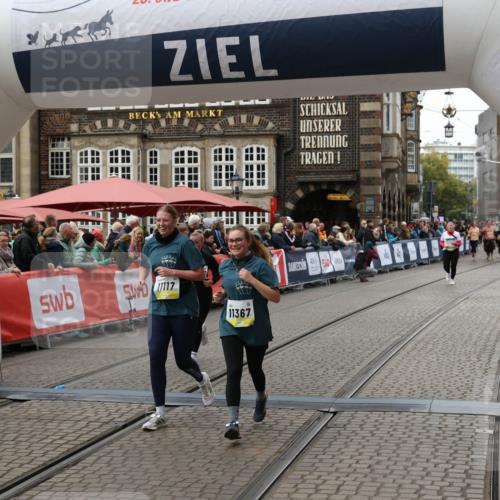 05.10.2025 - 20. swb-Marathon Bremen Yannick Fuchs http://msf.ph/oto/9250252 05.10.2025 11:13:37 Ziel 10273, 11117, 11367 meine-sportfotos.de