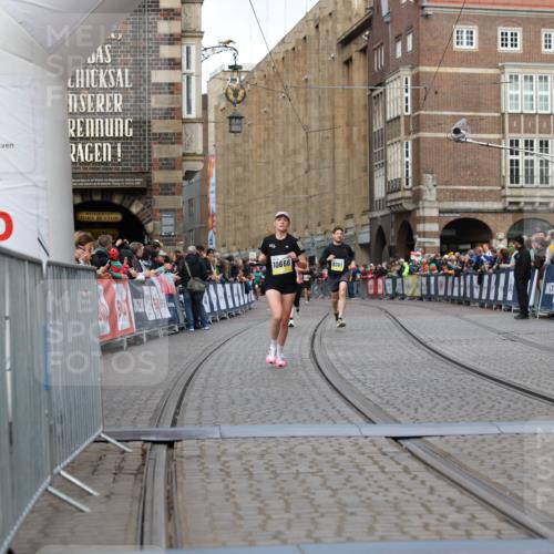 05.10.2025 - 20. swb-Marathon Bremen Yannick Fuchs http://msf.ph/oto/9250278 05.10.2025 10:44:28 Ziel 10044, 10666, 10816, 11659 meine-sportfotos.de