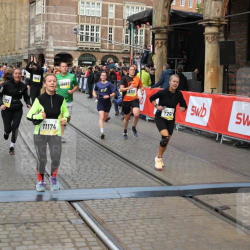 05.10.2025 - 20. swb-Marathon Bremen Yannick Fuchs http://msf.ph/oto/9250279 05.10.2025 10:53:29 Ziel 7193, 7251, 9263, 9539, 9717, 9868, 9956, 10057, 10302, 10317, 10335, 10806, 10993, 11174, 11175, 11510, 11616 meine-sportfotos.de
