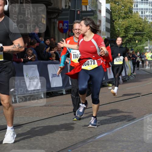 05.10.2025 - 20. swb-Marathon Bremen Strokosch-Dieckow http://msf.ph/oto/9250301 05.10.2025 11:00:35 Ziel 7178, 9177, 9271, 9272, 9531, 9858, 10063, 10079, 10518, 11003, 11034, 11071, 11162, 11255, 11511, 11534, 11610 meine-sportfotos.de