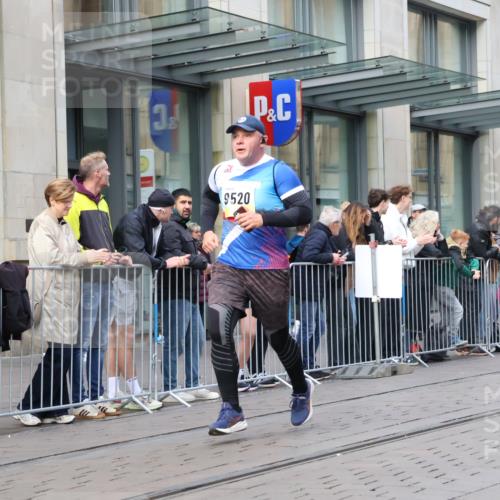 05.10.2025 - 20. swb-Marathon Bremen Strokosch-Dieckow http://msf.ph/oto/9250304 05.10.2025 10:53:51 Ziel 9313, 9402, 9407, 9520, 9574, 9807, 9835, 9900, 9935, 10019, 10075, 10163, 10234, 10402, 10533, 10631, 10662, 10915, 11040, 11151, 11152, 11203, 11303, 11339, 11347, 11432, 11449, 11593, 9313, 9402, 9407, 9520, 9574, 9807, 9835, 9900, 9935, 10019, 10075, 10163, 10234, 10402, 10533, 10631, 10662, 10915, 11040, 11151, 11152, 11203, 11303, 11339, 11347, 11432, 11449, 11593 meine-sportfotos.de
