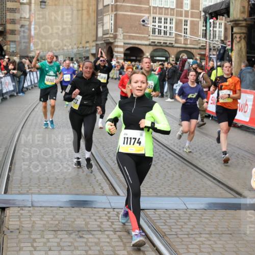 05.10.2025 - 20. swb-Marathon Bremen Yannick Fuchs http://msf.ph/oto/9250314 05.10.2025 10:53:30 Ziel 7193, 7251, 9263, 9539, 9717, 9868, 9956, 10057, 10302, 10317, 10335, 10806, 10993, 11174, 11175, 11510, 11616 meine-sportfotos.de