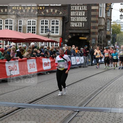 05.10.2025 - 20. swb-Marathon Bremen Yannick Fuchs http://msf.ph/oto/9250335 05.10.2025 11:13:43 Ziel 10273, 10433, 11117, 11367 meine-sportfotos.de