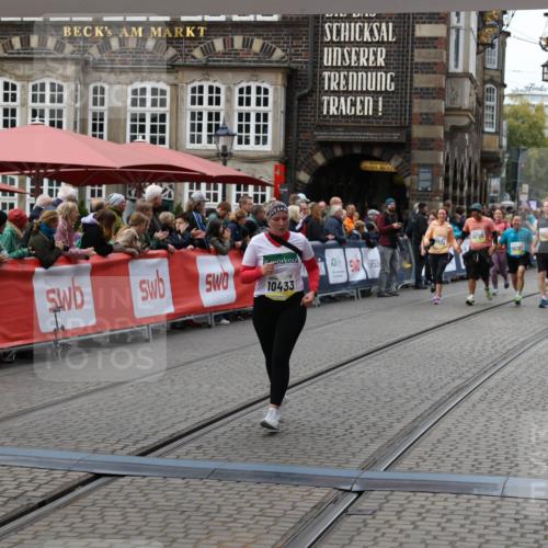 05.10.2025 - 20. swb-Marathon Bremen Yannick Fuchs http://msf.ph/oto/9250367 05.10.2025 11:13:43 Ziel 10273, 10433, 11117, 11367 meine-sportfotos.de