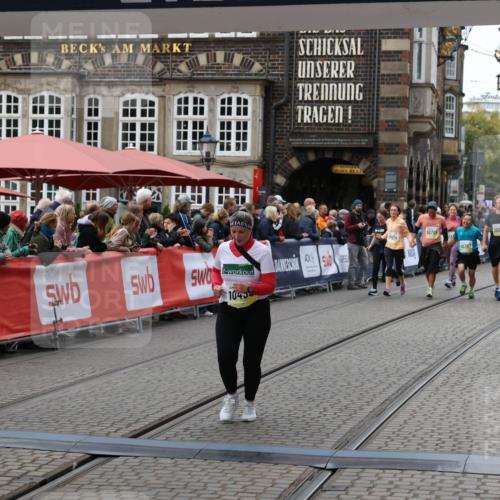 05.10.2025 - 20. swb-Marathon Bremen Yannick Fuchs http://msf.ph/oto/9250375 05.10.2025 11:13:44 Ziel 10273, 10433 meine-sportfotos.de