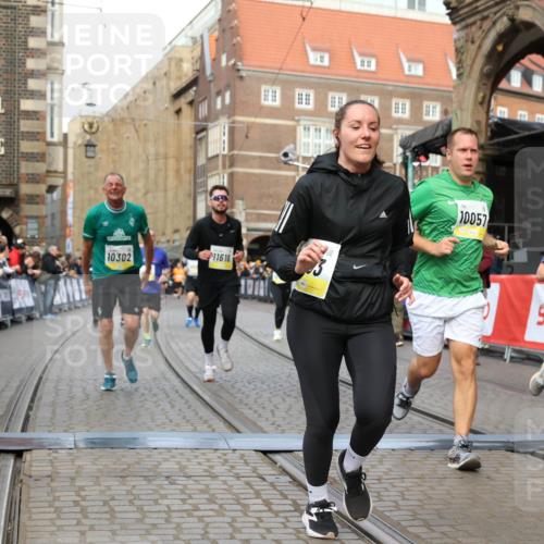 05.10.2025 - 20. swb-Marathon Bremen Yannick Fuchs http://msf.ph/oto/9250397 05.10.2025 10:53:31 Ziel 7193, 7251, 9263, 9539, 9717, 9868, 9957, 10057, 10302, 10317, 10335, 10655, 10993, 11174, 11175, 11616, 11716 meine-sportfotos.de