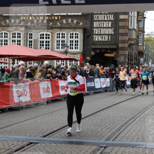 05.10.2025 - 20. swb-Marathon Bremen Yannick Fuchs http://msf.ph/oto/9250400 05.10.2025 11:13:44 Ziel 10273, 10433 meine-sportfotos.de