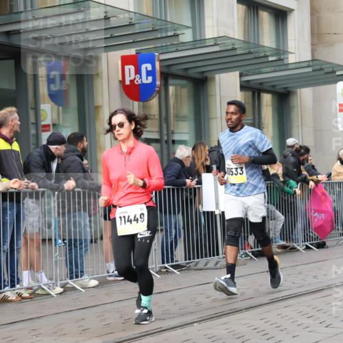 05.10.2025 - 20. swb-Marathon Bremen Strokosch-Dieckow http://msf.ph/oto/9250438 05.10.2025 10:53:55 Ziel 9392, 9402, 9407, 9520, 9574, 9633, 9807, 9835, 9900, 9935, 10019, 10097, 10234, 10402, 10533, 10631, 10662, 10810, 10915, 11040, 11151, 11203, 11271, 11303, 11347, 11432, 11449, 11593, 9392, 9402, 9407, 9520, 9574, 9633, 9807, 9835, 9900, 9935, 10019, 10097, 10234, 10402, 10533, 10631, 10662, 10810, 10915, 11040, 11151, 11203, 11271, 11303, 11347, 11432, 11449, 11593 meine-sportfotos.de