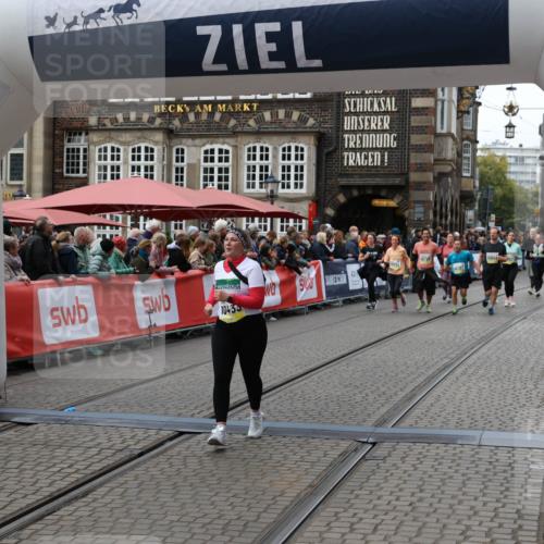 05.10.2025 - 20. swb-Marathon Bremen Yannick Fuchs http://msf.ph/oto/9250439 05.10.2025 11:13:44 Ziel 10273, 10433 meine-sportfotos.de