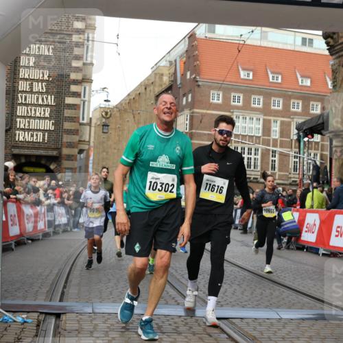 05.10.2025 - 20. swb-Marathon Bremen Yannick Fuchs http://msf.ph/oto/9250525 05.10.2025 10:53:33 Ziel 7193, 7251, 9263, 9539, 9717, 9868, 9957, 10057, 10302, 10317, 10335, 10369, 10468, 10655, 10934, 11174, 11175, 11545, 11616, 11716 meine-sportfotos.de