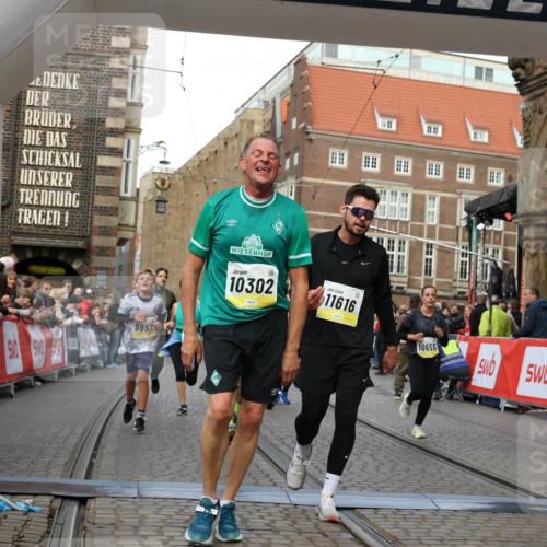 05.10.2025 - 20. swb-Marathon Bremen Yannick Fuchs http://msf.ph/oto/9250547 05.10.2025 10:53:33 Ziel 7193, 7251, 9263, 9539, 9717, 9868, 9957, 10057, 10302, 10317, 10335, 10369, 10468, 10655, 10934, 11174, 11175, 11545, 11616, 11716 meine-sportfotos.de