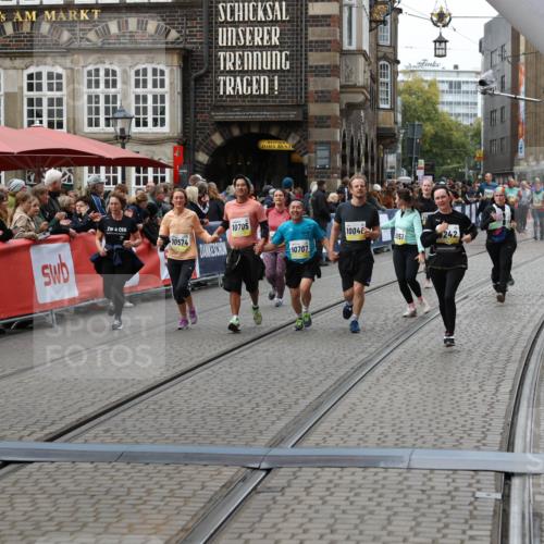 05.10.2025 - 20. swb-Marathon Bremen Yannick Fuchs http://msf.ph/oto/9250576 05.10.2025 11:13:47 Ziel 9242, 9899, 10040, 10364, 10433, 10574, 10705, 10707, 10957, 11264, 11385 meine-sportfotos.de