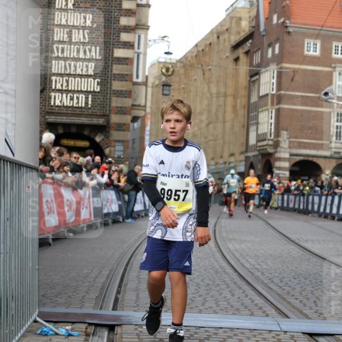 05.10.2025 - 20. swb-Marathon Bremen Yannick Fuchs http://msf.ph/oto/9250675 05.10.2025 10:53:36 Ziel 7193, 7251, 9717, 9868, 9957, 10057, 10302, 10335, 10369, 10468, 10655, 10934, 11174, 11545, 11616, 11716 meine-sportfotos.de