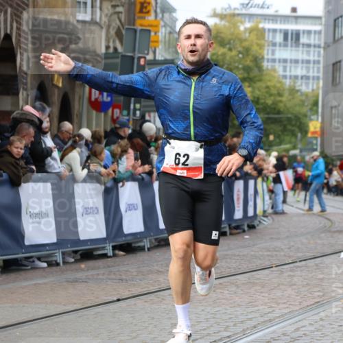 05.10.2025 - 20. swb-Marathon Bremen Strokosch-Dieckow http://msf.ph/oto/9250681 05.10.2025 12:48:37 Ziel 62, 603, 742, 871 meine-sportfotos.de