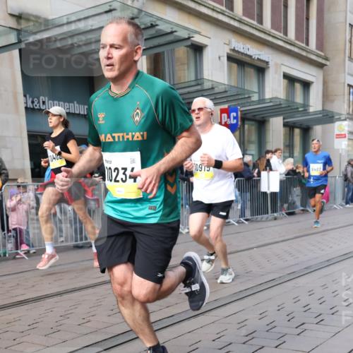 05.10.2025 - 20. swb-Marathon Bremen Strokosch-Dieckow http://msf.ph/oto/9250687 05.10.2025 10:54:04 Ziel 9367, 9392, 9402, 9407, 9574, 9633, 9900, 9935, 10032, 10097, 10178, 10234, 10296, 10402, 10533, 10768, 10810, 10915, 11040, 11045, 11089, 11203, 11271, 11449, 9367, 9392, 9402, 9407, 9574, 9633, 9900, 9935, 10032, 10097, 10178, 10234, 10296, 10402, 10533, 10768, 10810, 10915, 11040, 11045, 11089, 11203, 11271, 11449 meine-sportfotos.de