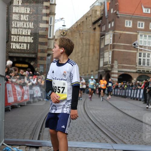 05.10.2025 - 20. swb-Marathon Bremen Yannick Fuchs http://msf.ph/oto/9250701 05.10.2025 10:53:37 Ziel 7193, 9717, 9868, 9957, 10057, 10302, 10335, 10369, 10468, 10655, 10934, 11545, 11616, 11716 meine-sportfotos.de