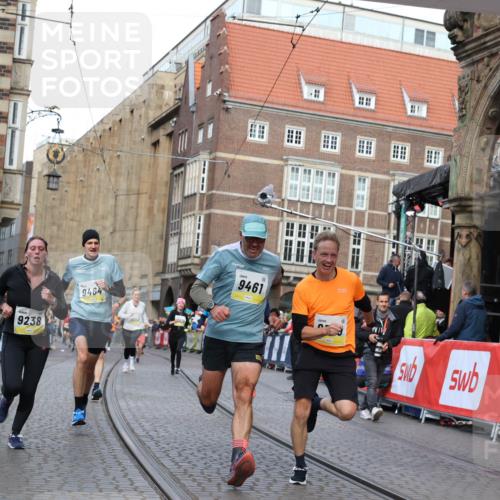 05.10.2025 - 20. swb-Marathon Bremen Yannick Fuchs http://msf.ph/oto/9250712 05.10.2025 10:53:41 Ziel 9238, 9461, 9464, 9569, 9957, 10310, 10369, 10468, 10642, 10655, 10934, 11246, 11545, 11716 meine-sportfotos.de