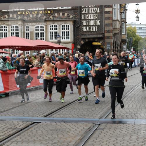 05.10.2025 - 20. swb-Marathon Bremen Yannick Fuchs http://msf.ph/oto/9250713 05.10.2025 11:13:49 Ziel 9242, 9899, 10040, 10364, 10433, 10574, 10705, 10707, 10957, 11060, 11068, 11264, 11385 meine-sportfotos.de