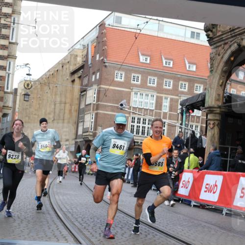 05.10.2025 - 20. swb-Marathon Bremen Yannick Fuchs http://msf.ph/oto/9250723 05.10.2025 10:53:41 Ziel 9238, 9461, 9464, 9569, 9957, 10310, 10369, 10468, 10642, 10655, 10934, 11246, 11545, 11716 meine-sportfotos.de