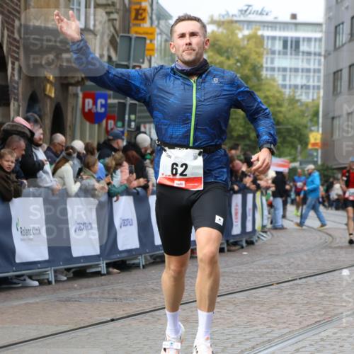 05.10.2025 - 20. swb-Marathon Bremen Strokosch-Dieckow http://msf.ph/oto/9250733 05.10.2025 12:48:37 Ziel 62, 603, 742, 871 meine-sportfotos.de