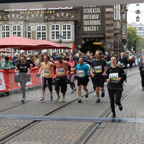 05.10.2025 - 20. swb-Marathon Bremen Yannick Fuchs http://msf.ph/oto/9250735 05.10.2025 11:13:49 Ziel 9242, 9899, 10040, 10364, 10433, 10574, 10705, 10707, 10957, 11060, 11068, 11264, 11385 meine-sportfotos.de