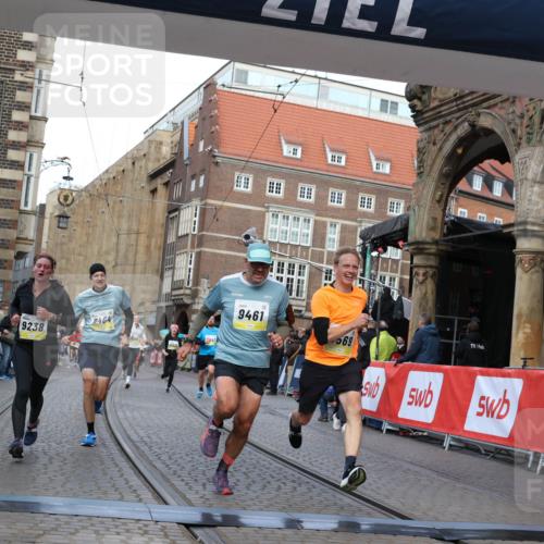 05.10.2025 - 20. swb-Marathon Bremen Yannick Fuchs http://msf.ph/oto/9250748 05.10.2025 10:53:41 Ziel 9238, 9461, 9464, 9569, 9957, 10310, 10369, 10468, 10642, 10655, 10934, 11246, 11545, 11716 meine-sportfotos.de