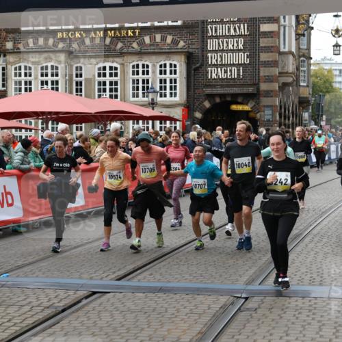 05.10.2025 - 20. swb-Marathon Bremen Yannick Fuchs http://msf.ph/oto/9250758 05.10.2025 11:13:49 Ziel 9242, 9899, 10040, 10364, 10433, 10574, 10705, 10707, 10957, 11060, 11068, 11264, 11385 meine-sportfotos.de