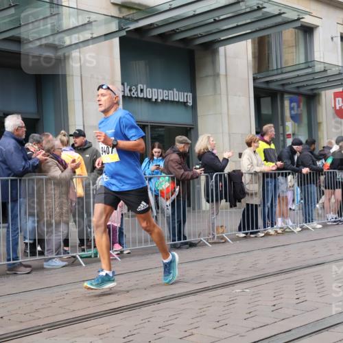 05.10.2025 - 20. swb-Marathon Bremen Strokosch-Dieckow http://msf.ph/oto/9250759 05.10.2025 10:54:06 Ziel 9367, 9392, 9407, 9574, 9633, 10032, 10097, 10174, 10178, 10234, 10296, 10402, 10533, 10768, 10810, 10915, 11040, 11045, 11089, 11203, 11271, 11321, 11449, 11694, 9367, 9392, 9407, 9574, 9633, 10032, 10097, 10174, 10178, 10234, 10296, 10402, 10533, 10768, 10810, 10915, 11040, 11045, 11089, 11203, 11271, 11321, 11449, 11694 meine-sportfotos.de