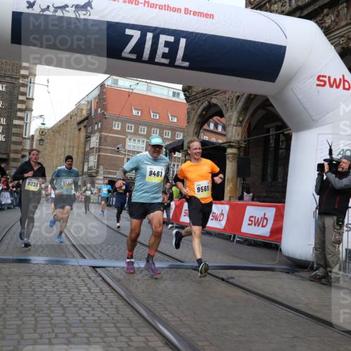 05.10.2025 - 20. swb-Marathon Bremen Yannick Fuchs http://msf.ph/oto/9250769 05.10.2025 10:53:41 Ziel 9238, 9461, 9464, 9569, 9957, 10310, 10369, 10468, 10642, 10655, 10934, 11246, 11545, 11716 meine-sportfotos.de