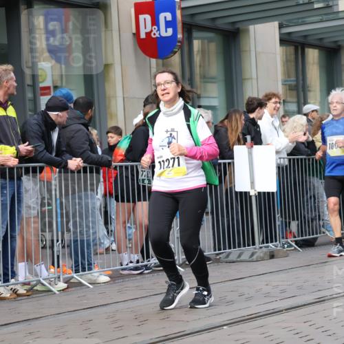 05.10.2025 - 20. swb-Marathon Bremen Strokosch-Dieckow http://msf.ph/oto/9250772 05.10.2025 10:54:07 Ziel 9367, 9392, 9407, 9574, 9633, 10032, 10097, 10174, 10178, 10234, 10296, 10402, 10533, 10768, 10810, 10915, 11040, 11045, 11089, 11271, 11321, 11449, 11694, 9367, 9392, 9407, 9574, 9633, 10032, 10097, 10174, 10178, 10234, 10296, 10402, 10533, 10768, 10810, 10915, 11040, 11045, 11089, 11271, 11321, 11449, 11694 meine-sportfotos.de